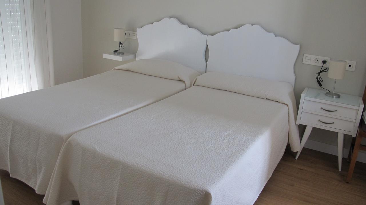 Hostal Onteniente Ла-Мамола Екстер'єр фото