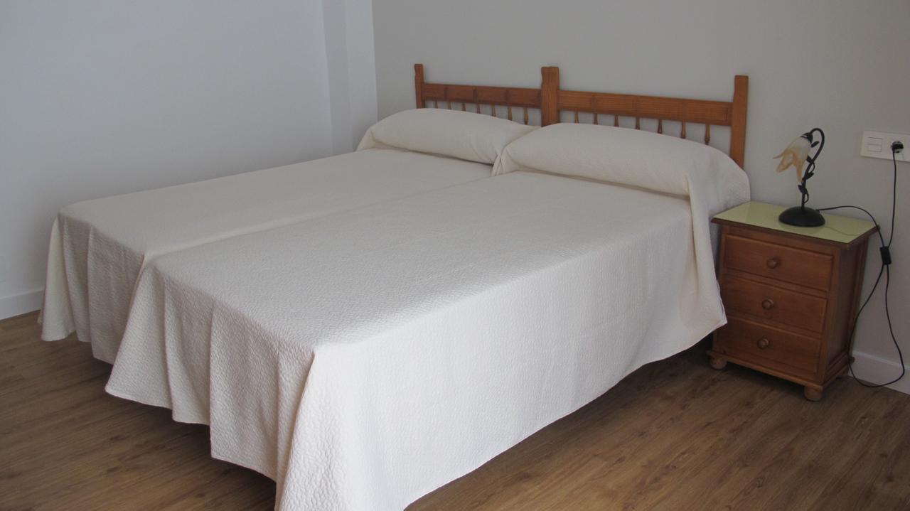 Hostal Onteniente Ла-Мамола Екстер'єр фото