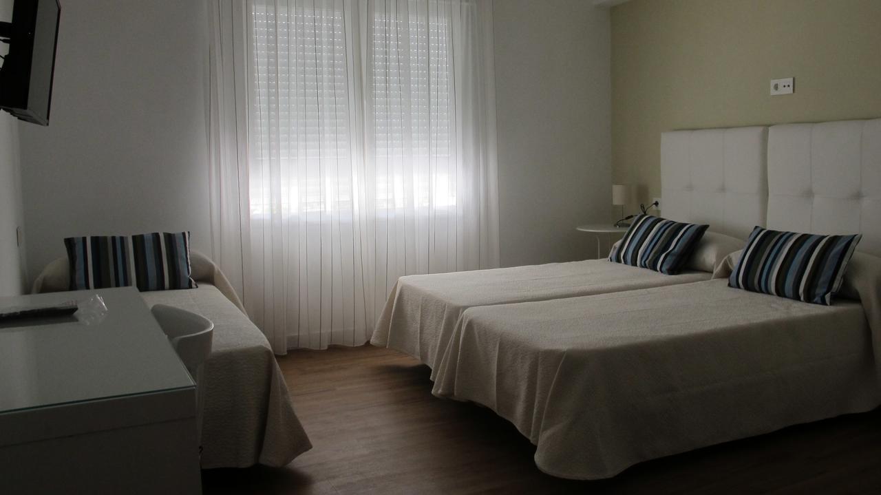 Hostal Onteniente Ла-Мамола Екстер'єр фото
